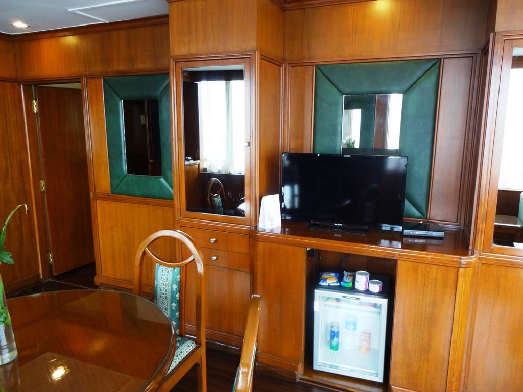 รอยัล ออร์คิด เซ็นทรัล บังกาลอร์ Hotel ภายนอก รูปภาพ