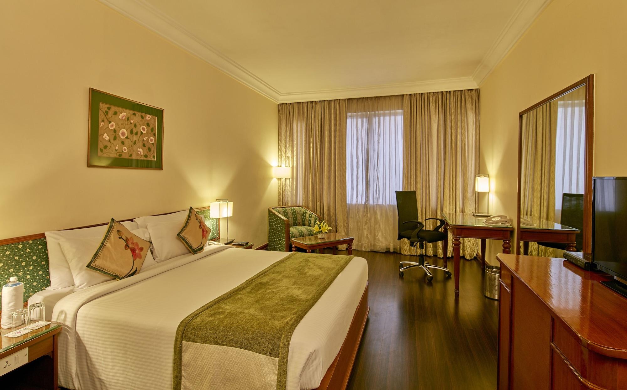 รอยัล ออร์คิด เซ็นทรัล บังกาลอร์ Hotel ภายนอก รูปภาพ